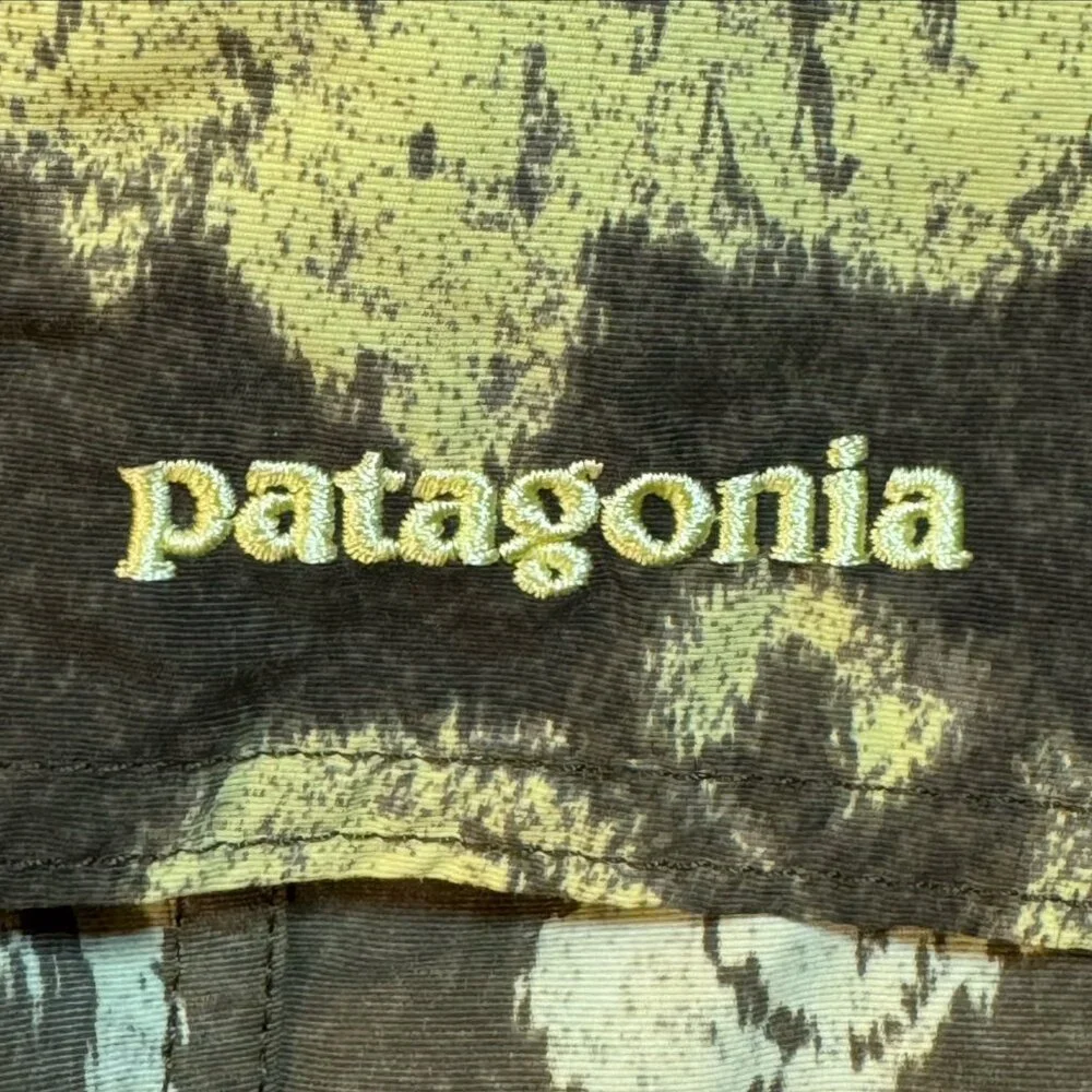 Patagonia Green Floral Wavefarer Board Shorts‎ Swim Trunks Bermudas Men's 35x10